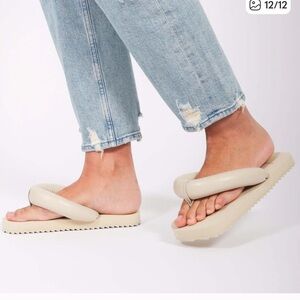 NWOT YUME YUME Suki Sandal